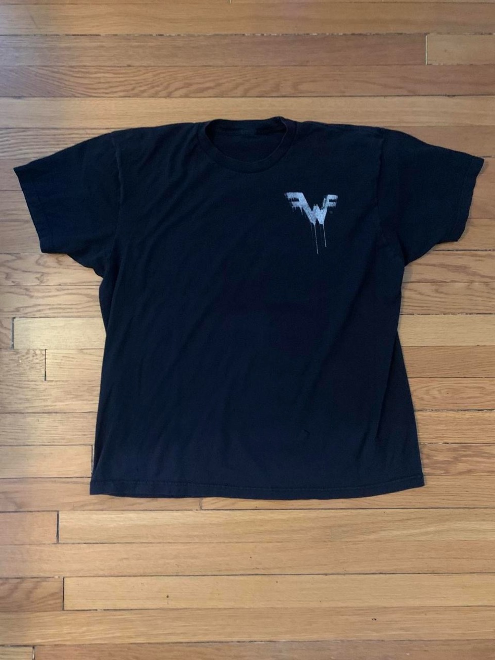 Weezer 2019 Tour shirt